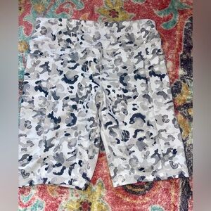 AVTA biker shorts Girls Size: M (7-8) EUC